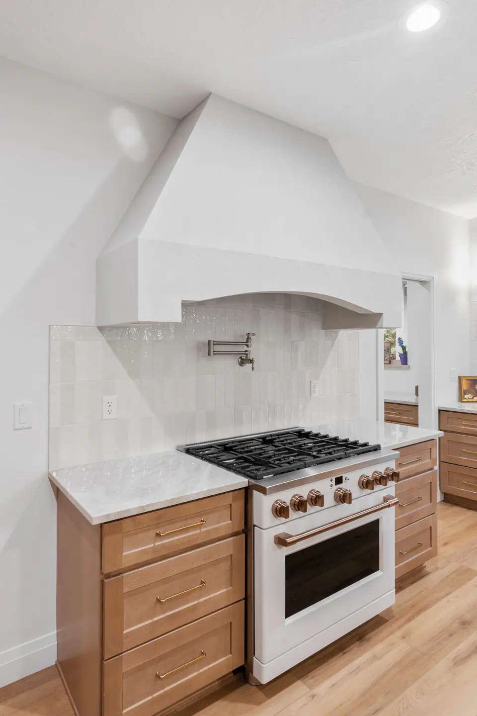 Range hood detail 07