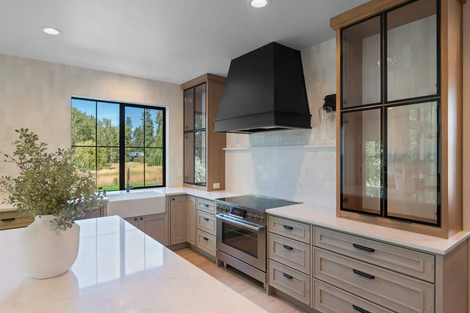 Range hood detail 10