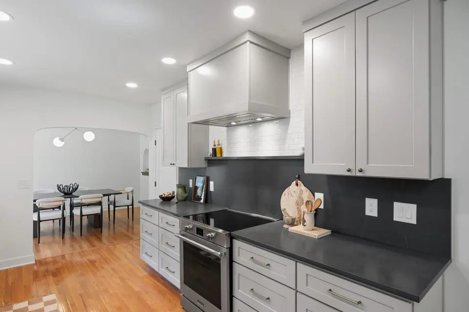 Range hood detail 12