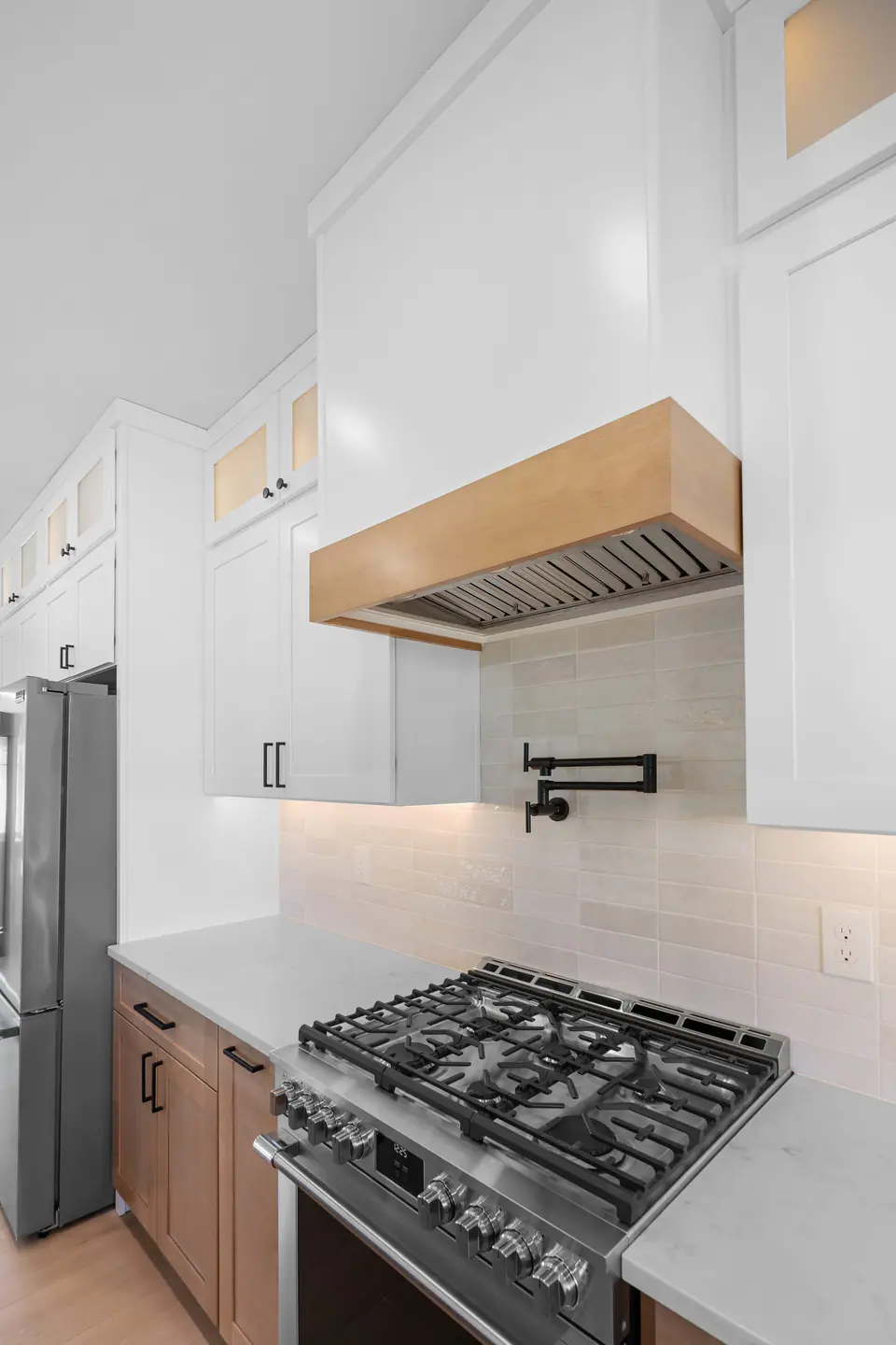 Range hood detail 13