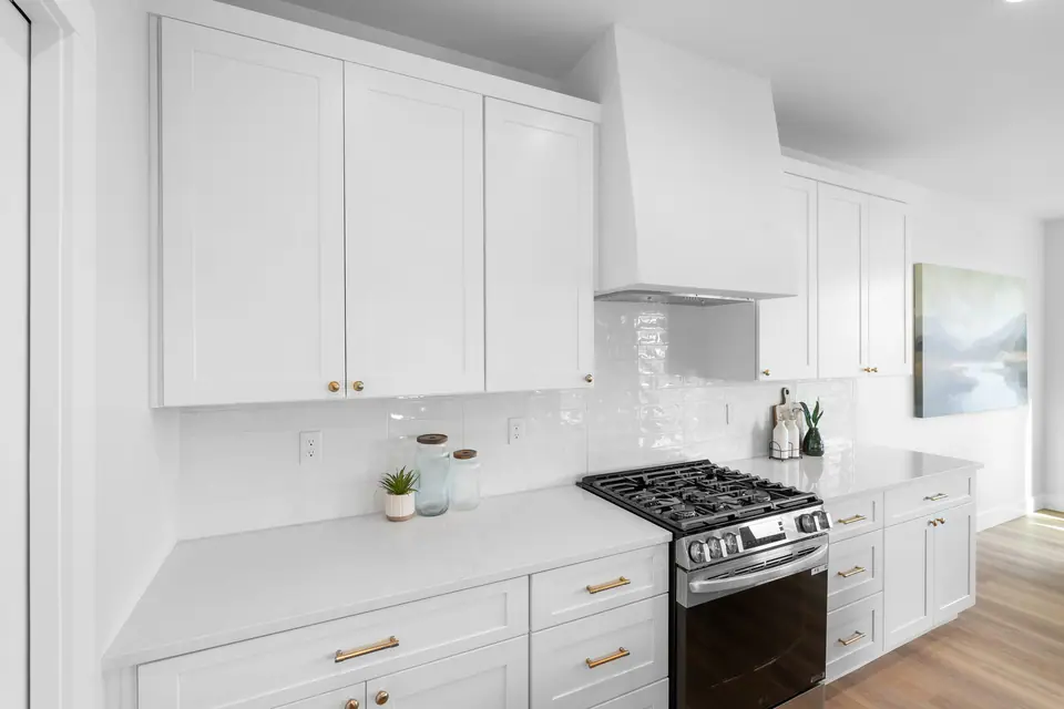 Range hood detail 14