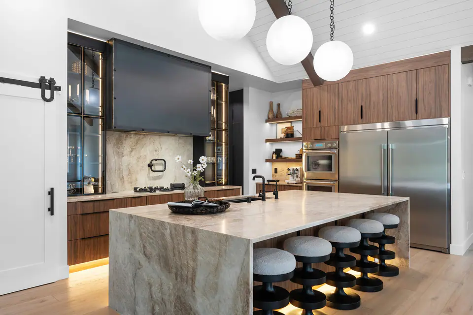 Range hood detail 15