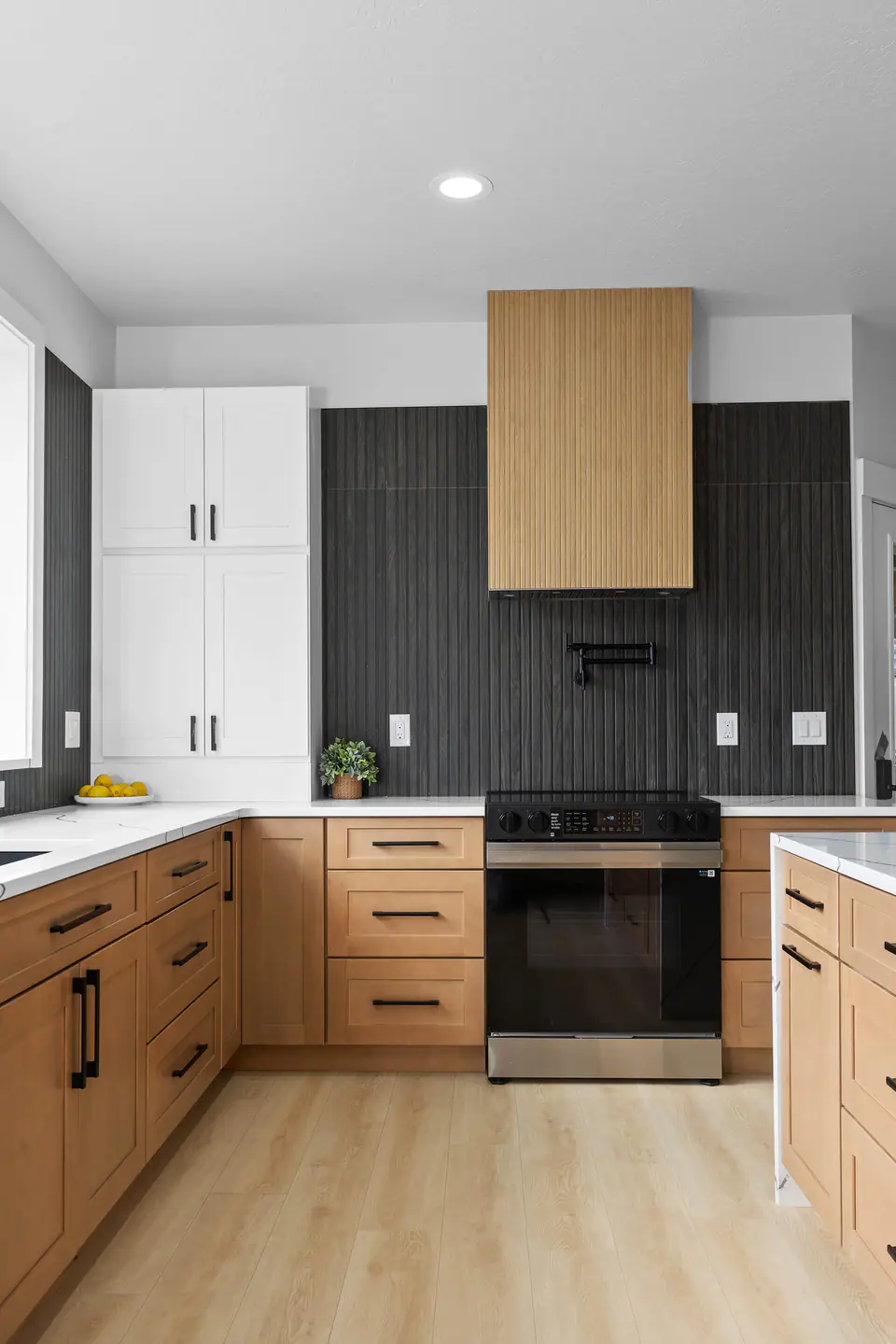Range hood detail 17
