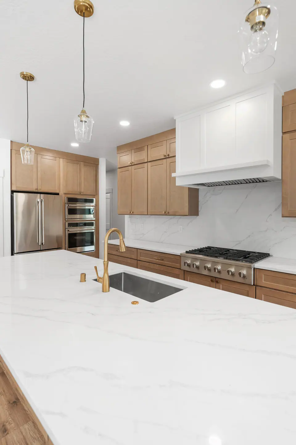 Range hood detail 20